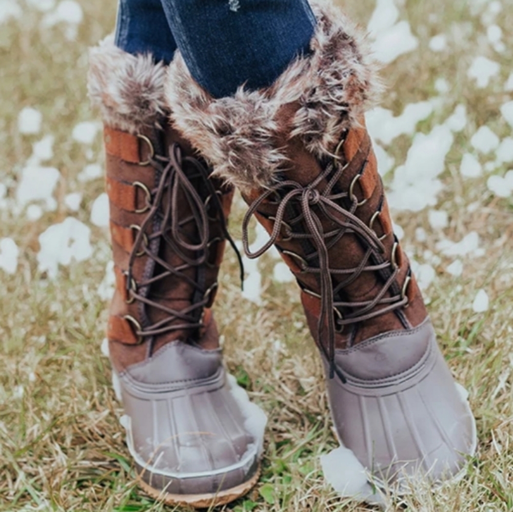 Snow boots